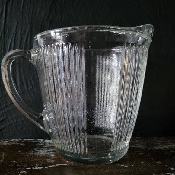 Vintage Medium Echo Chicago #7216 Vertical Ribbed Pitcher Clear Glass Pitcher - Picture 1 of 6